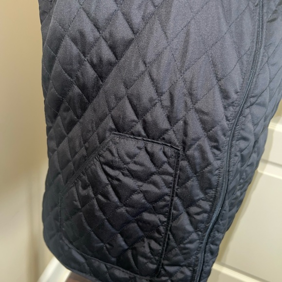 G.H. Bass & Co. Women’s Quilted Puffer Black Vest, Size Large, Zip Outerwear - Picture 9 of 12